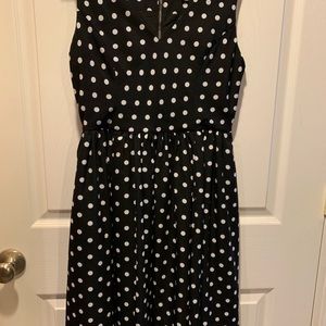 Polka dot dress with pockets